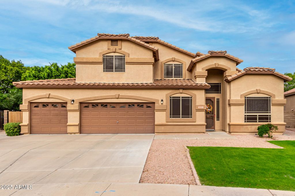 Photo of 1111 S Sandstone Street, Gilbert, AZ 85296 (MLS # 6950101)
