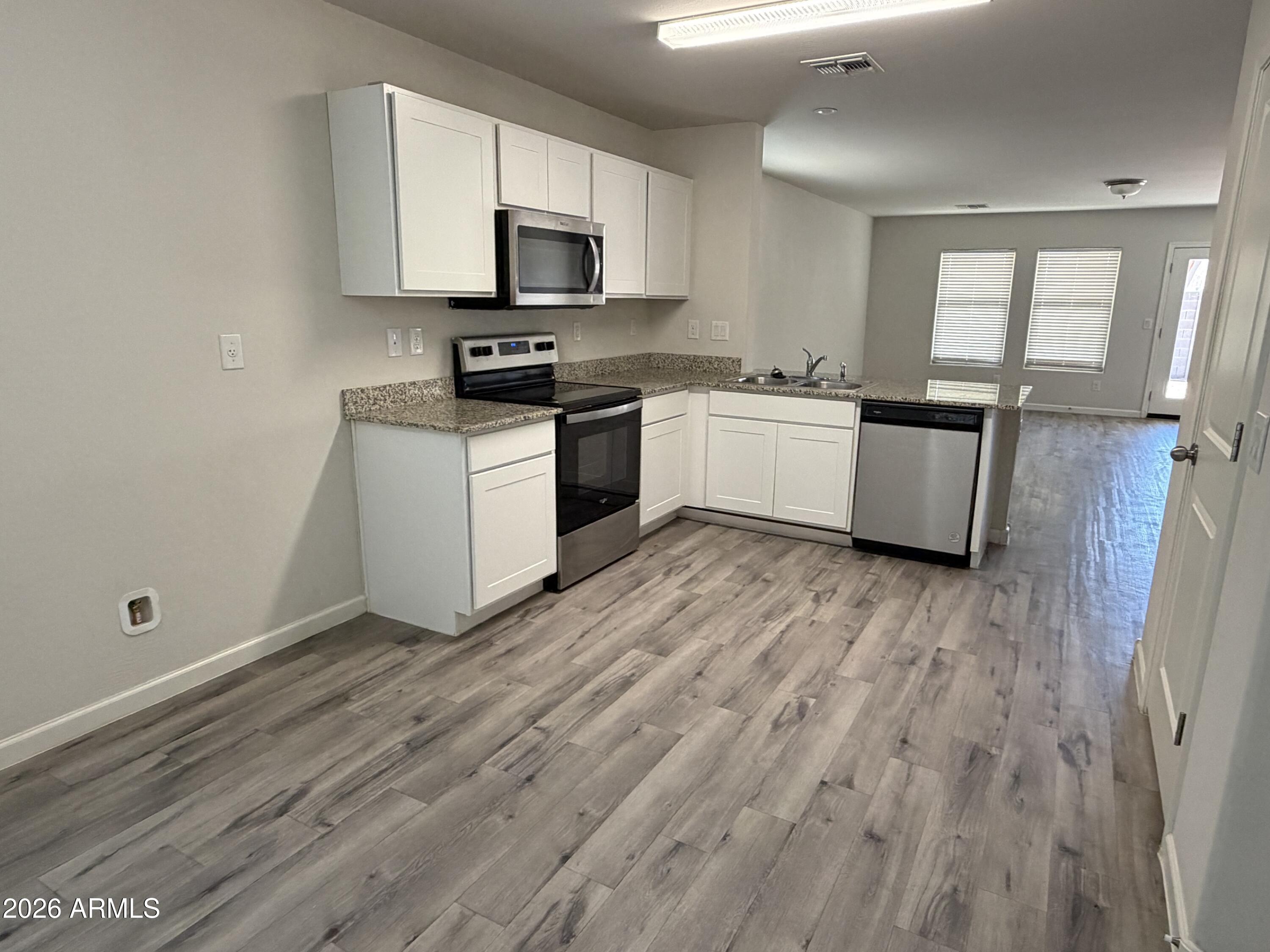 2025 E VELVET Place