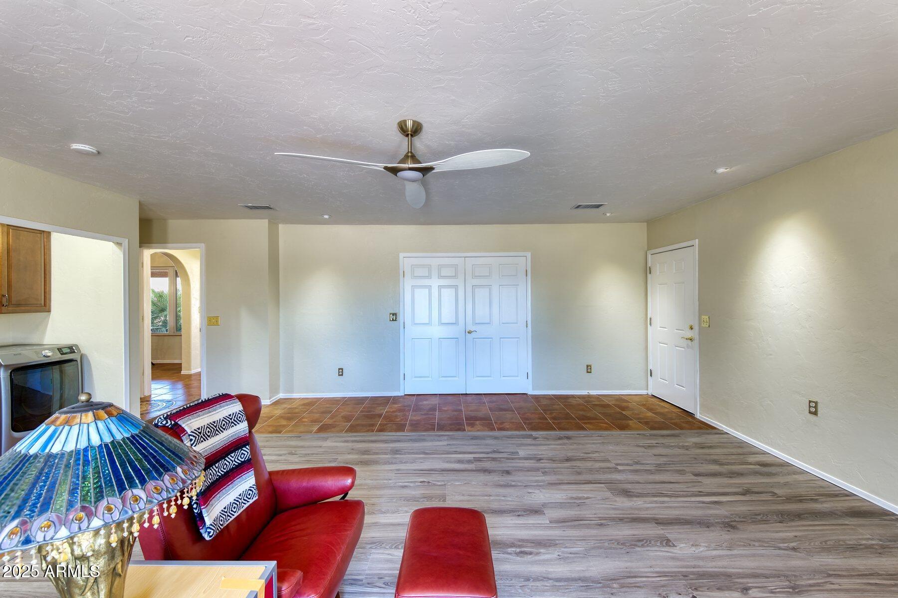 EXECUTIVE ACRES - Residential