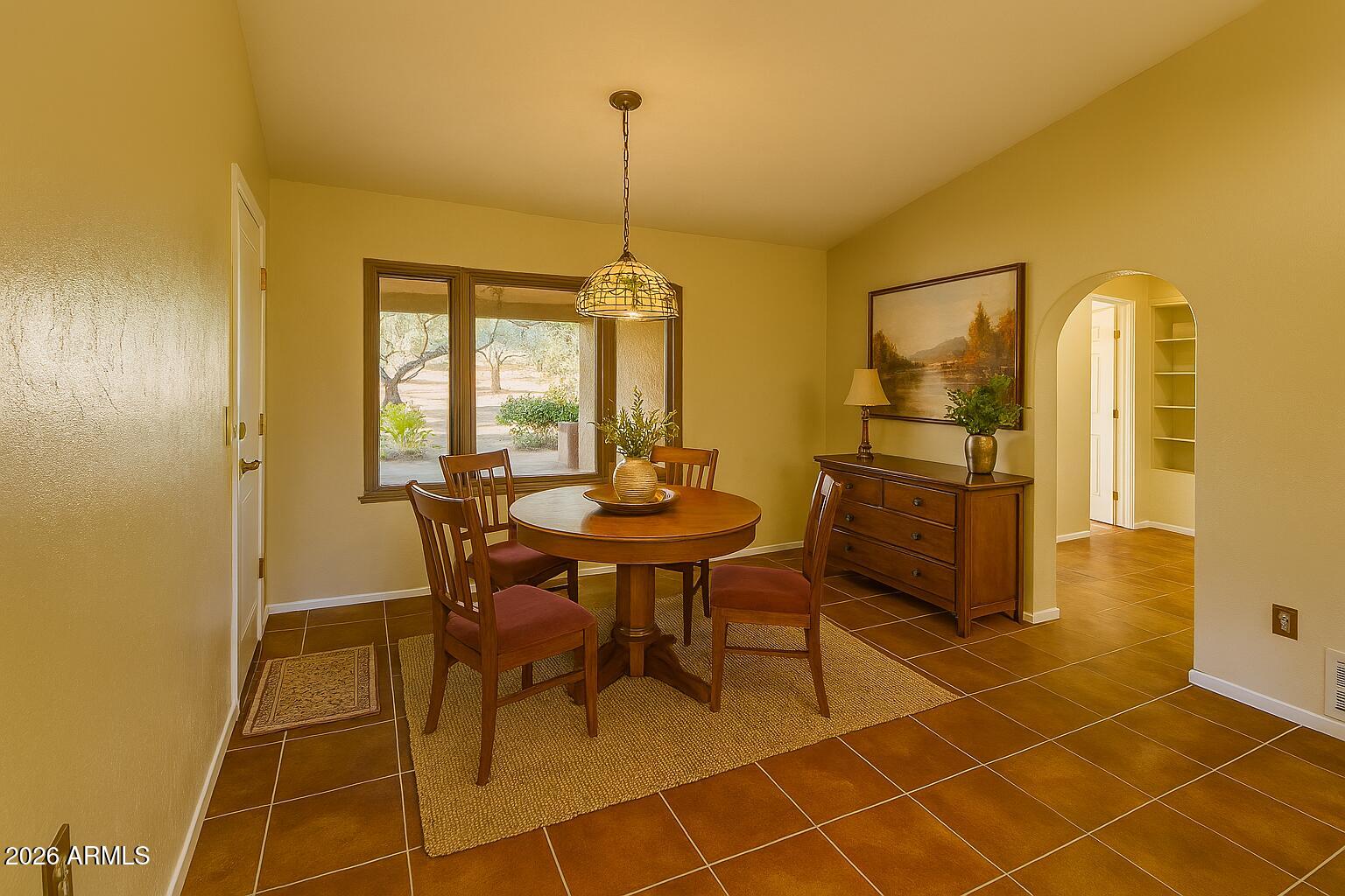 EXECUTIVE ACRES - Residential
