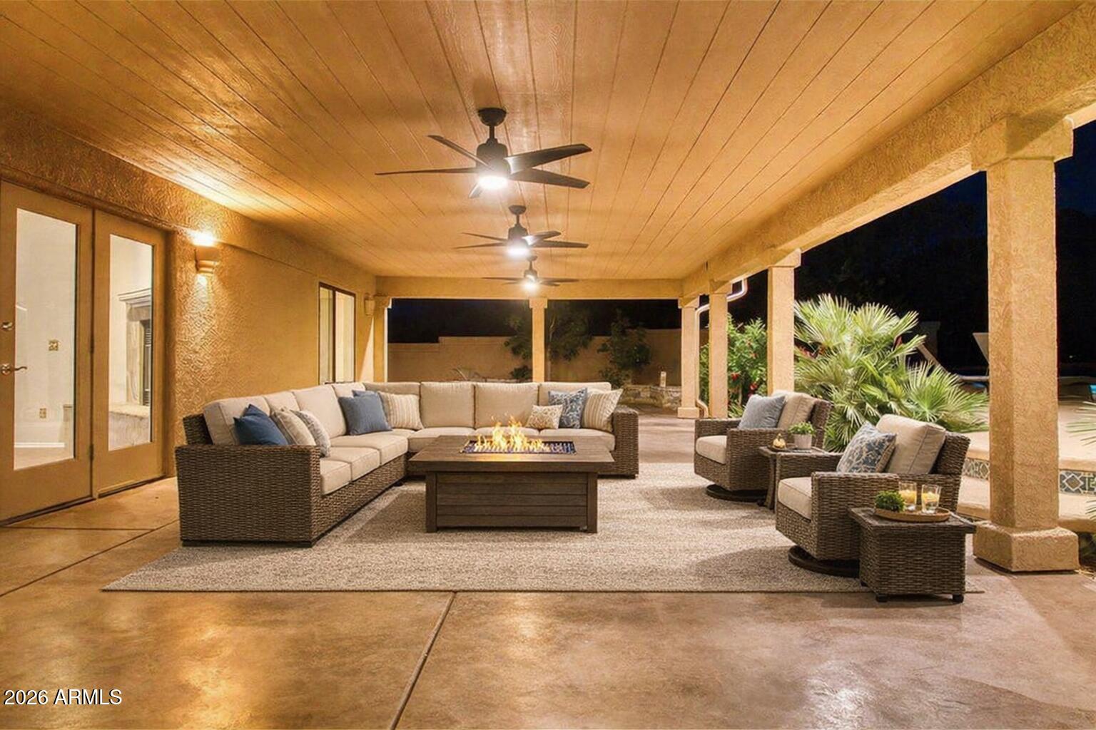 EXECUTIVE ACRES - Residential