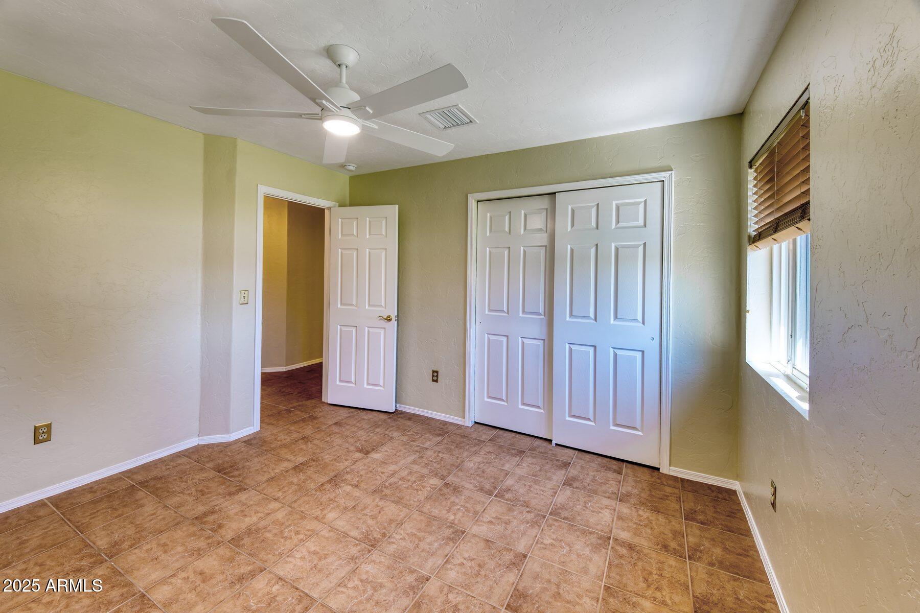 EXECUTIVE ACRES - Residential