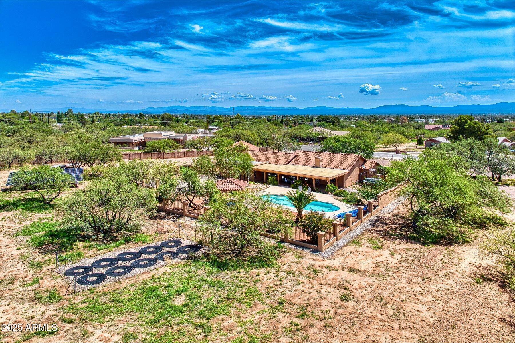 EXECUTIVE ACRES - Residential