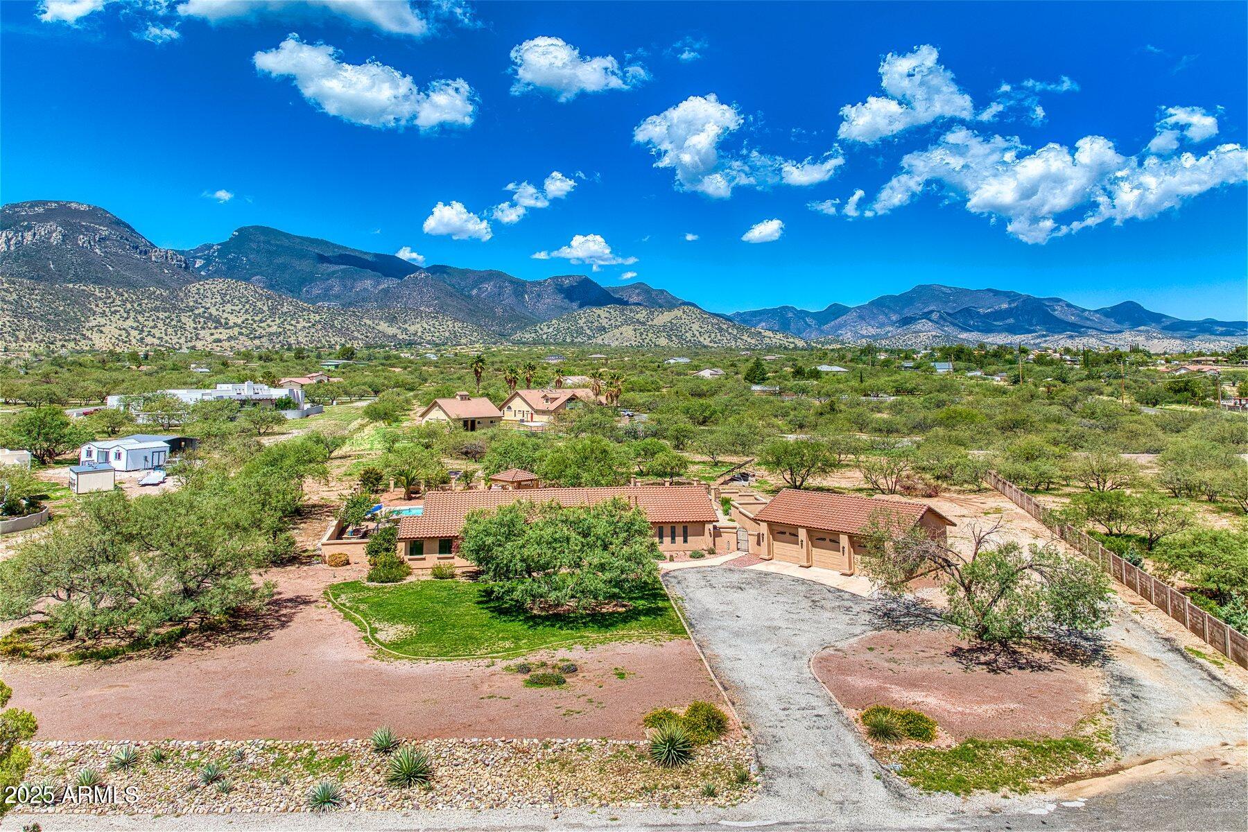 EXECUTIVE ACRES - Residential