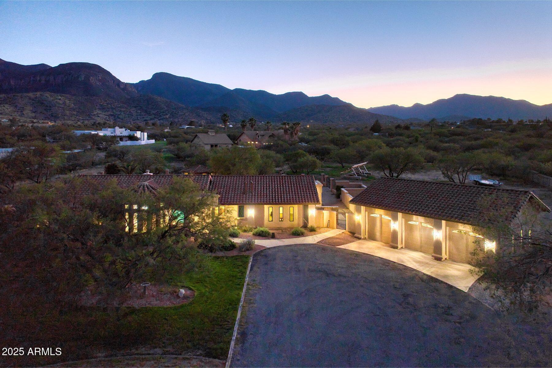 EXECUTIVE ACRES - Residential