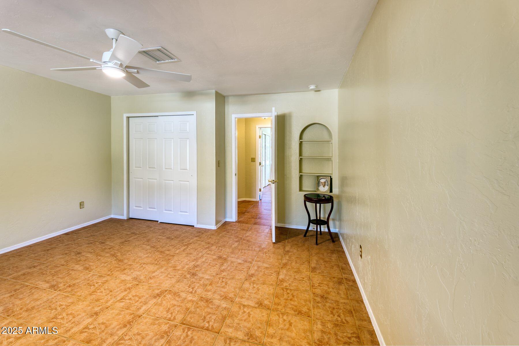 EXECUTIVE ACRES - Residential