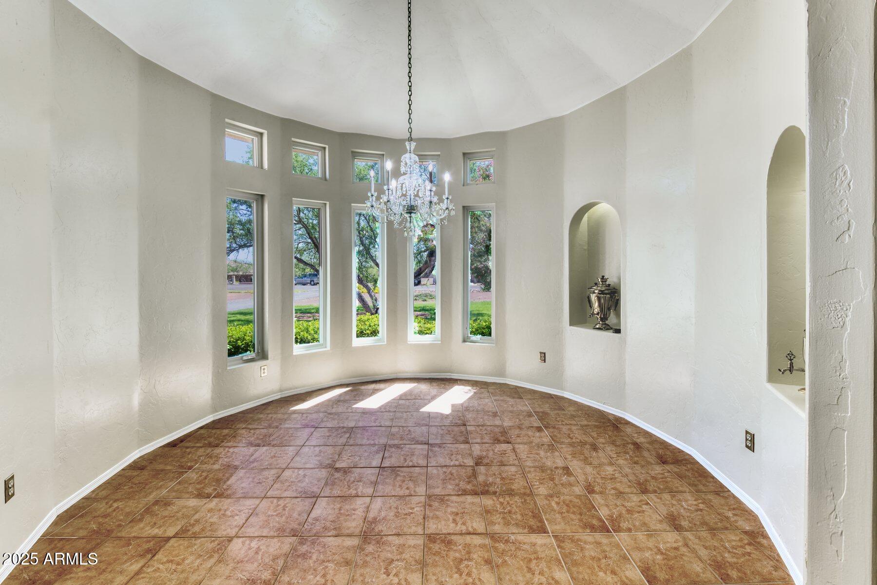 EXECUTIVE ACRES - Residential