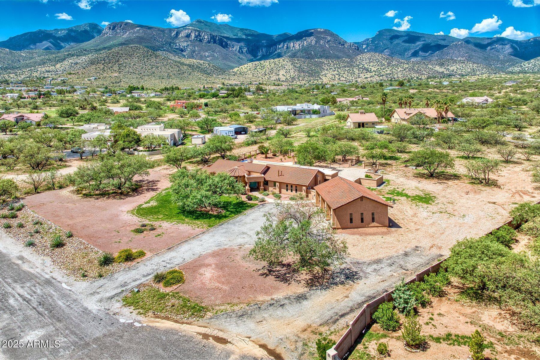 EXECUTIVE ACRES - Residential