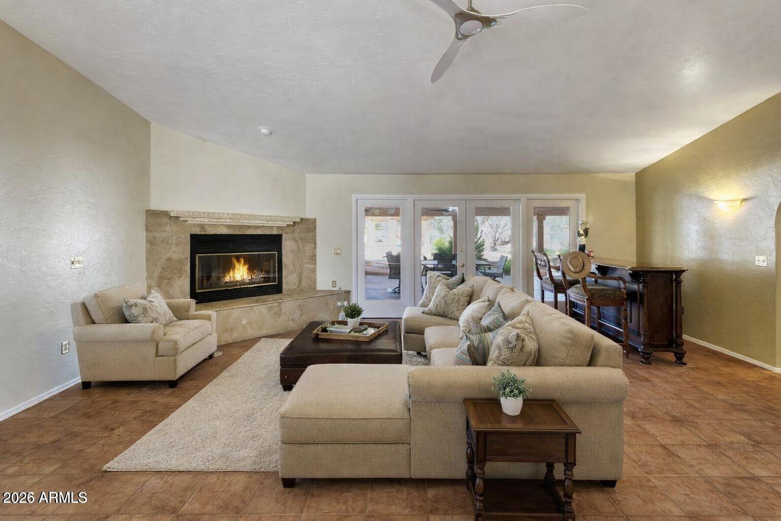 EXECUTIVE ACRES - Residential