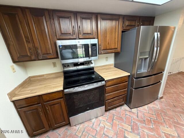 3937 W PARADISE Drive