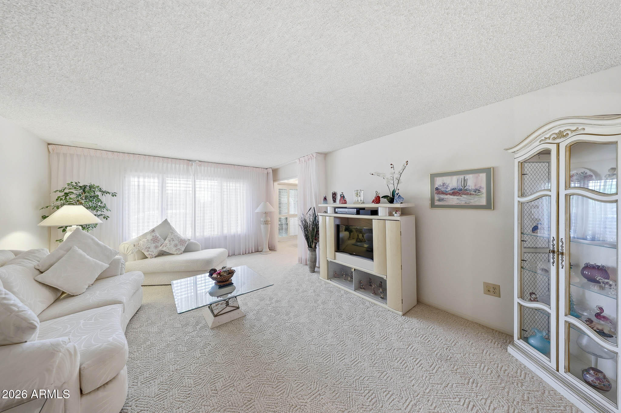 9819 W LINDGREN Avenue