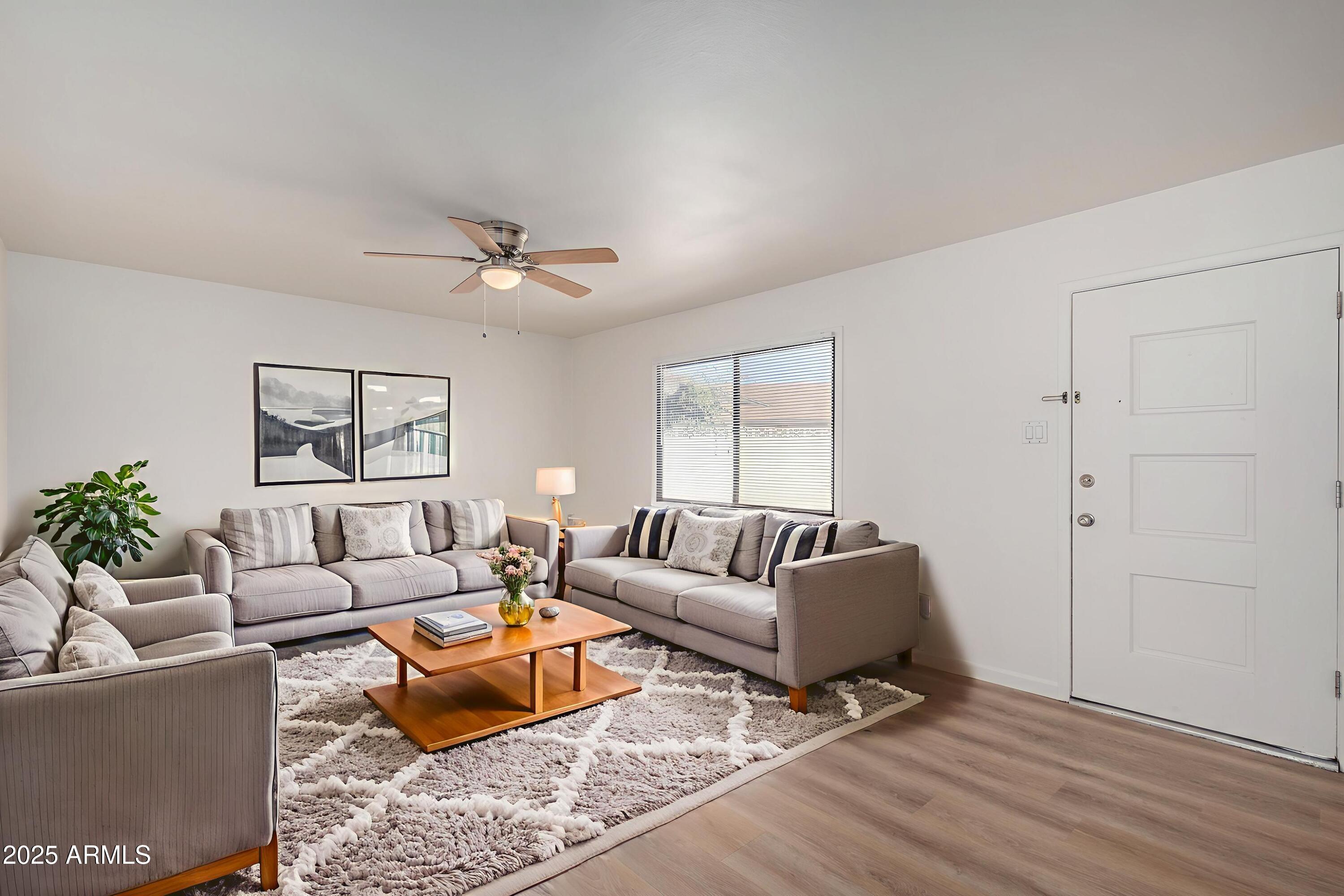 1025 E GREENWAY Drive