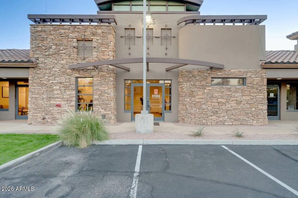 Photo of 9885 S Priest Drive, Tempe, AZ 85284 (MLS # 6972390)