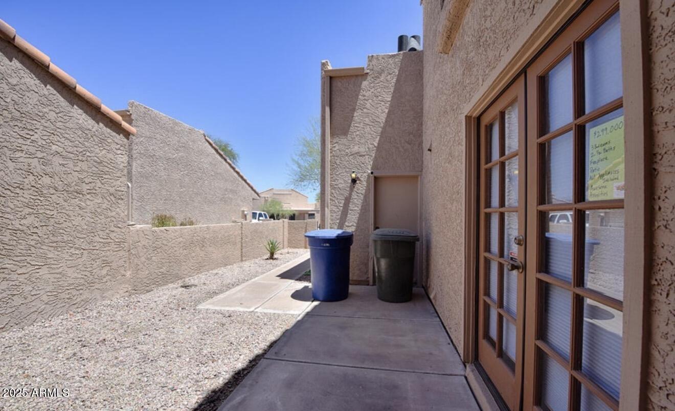 1642 N EL CAMINO Drive