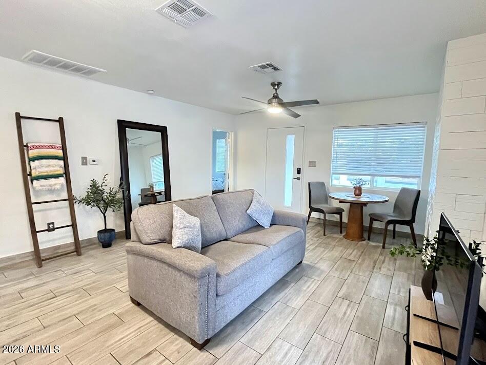 1632 E HARVARD Street