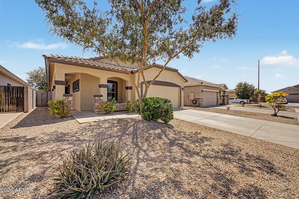 Photo of 1447 W Brangus Way, San Tan Valley, AZ 85143 (MLS # 7028111)