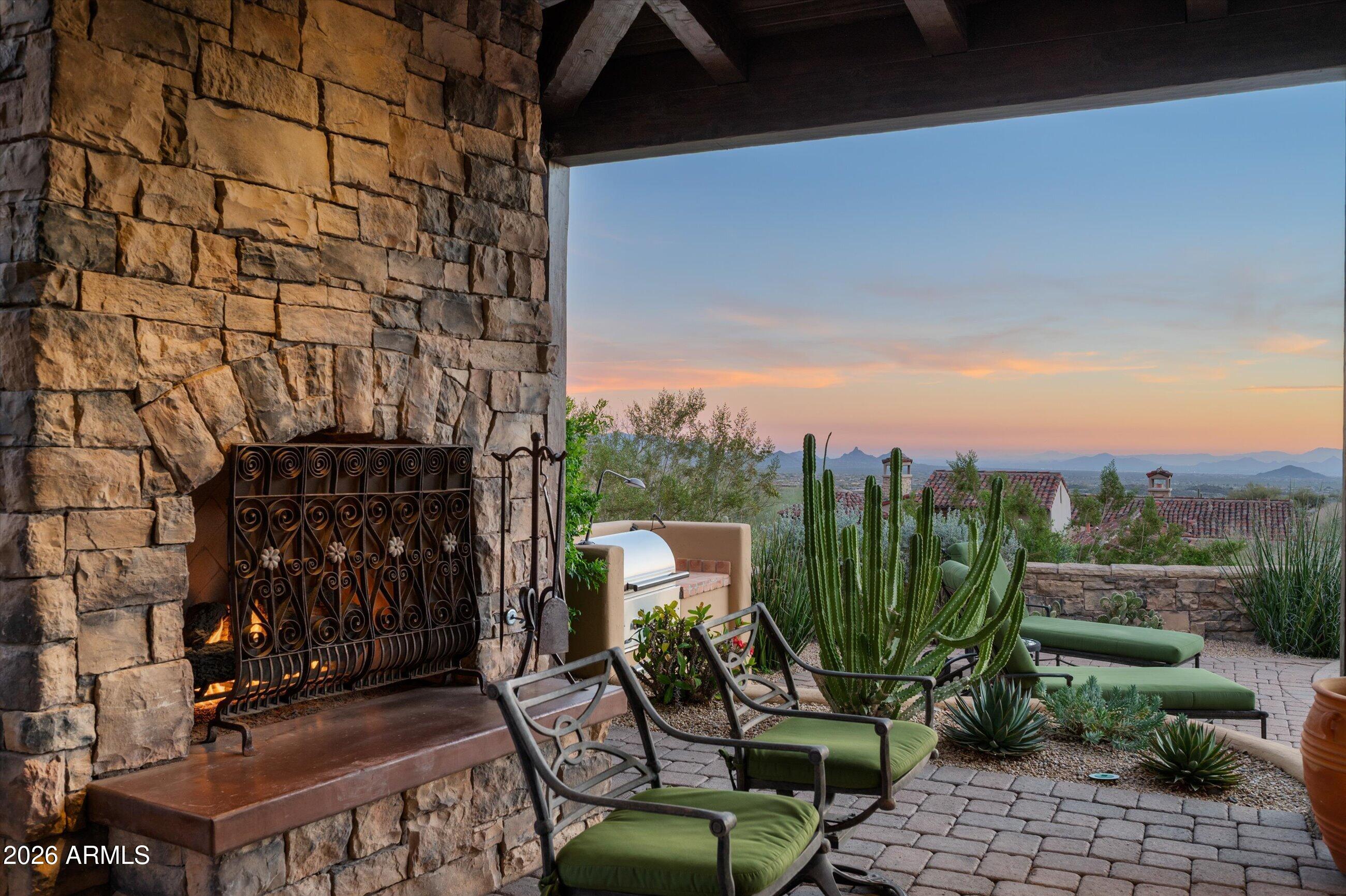 Desert mountain - Residential