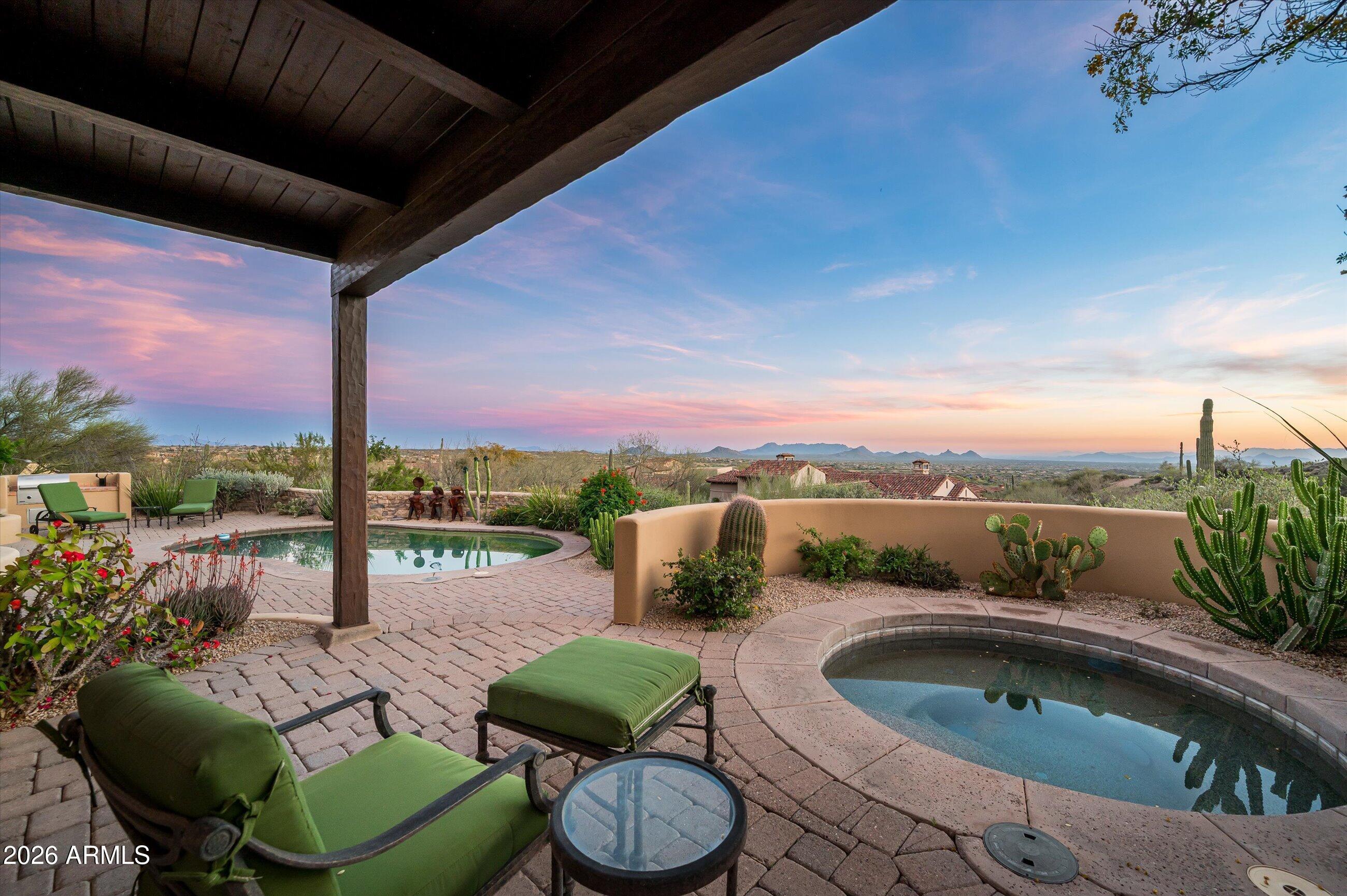 Desert mountain - Residential