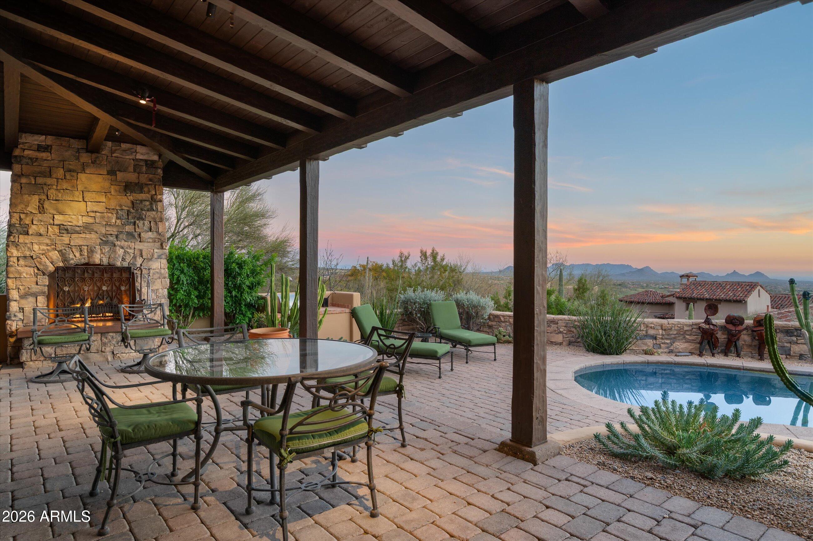 Desert mountain - Residential