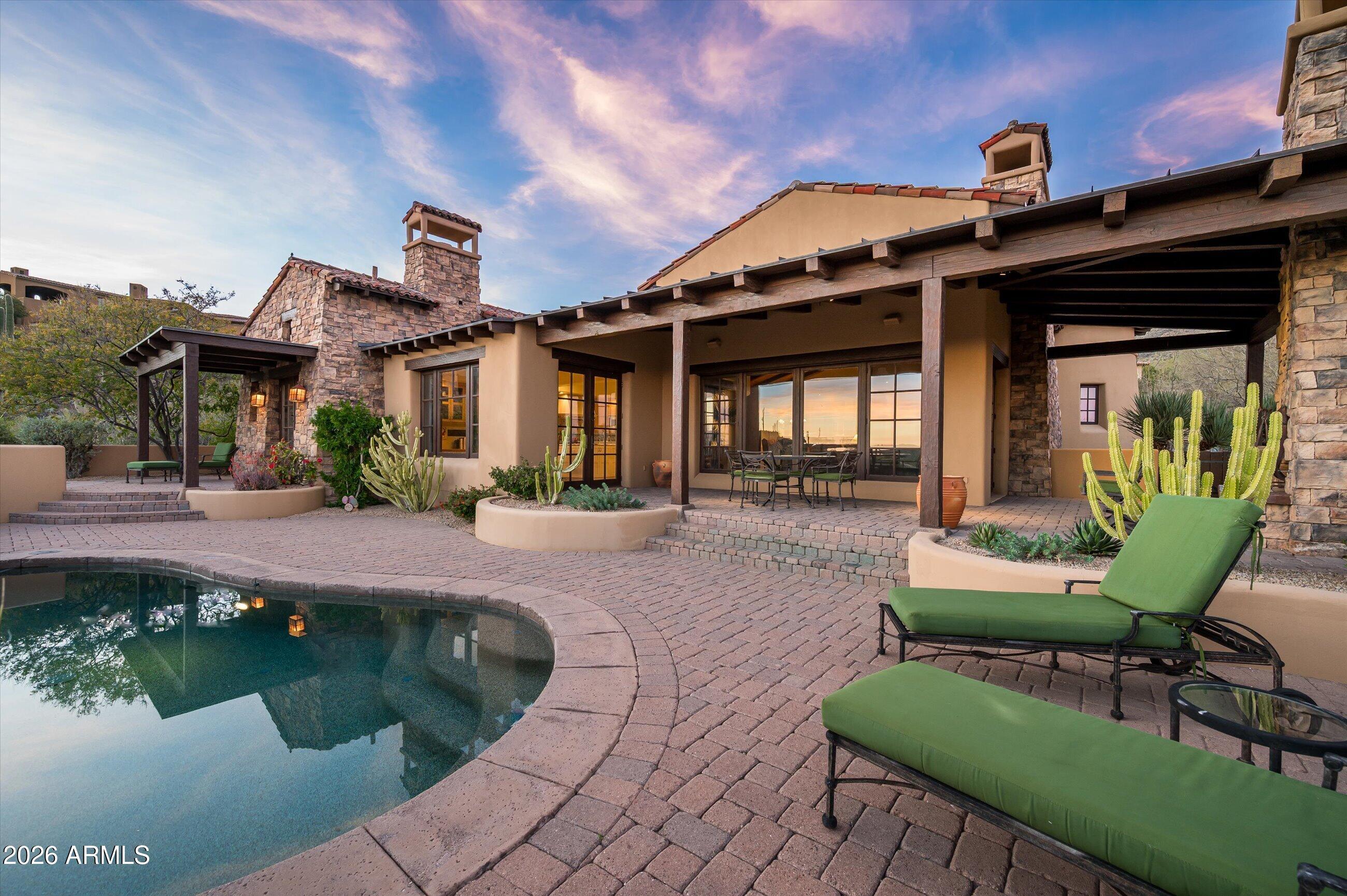 Desert mountain - Residential