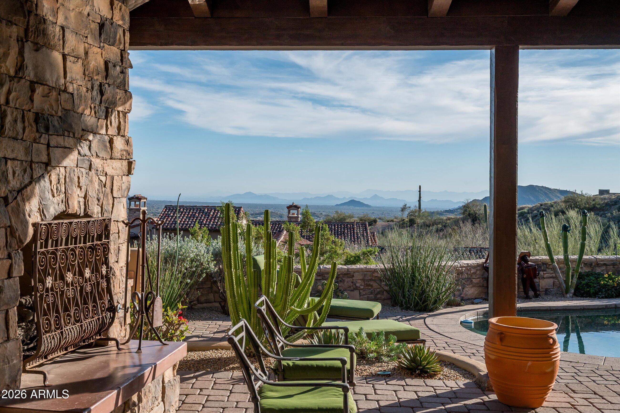 Desert mountain - Residential