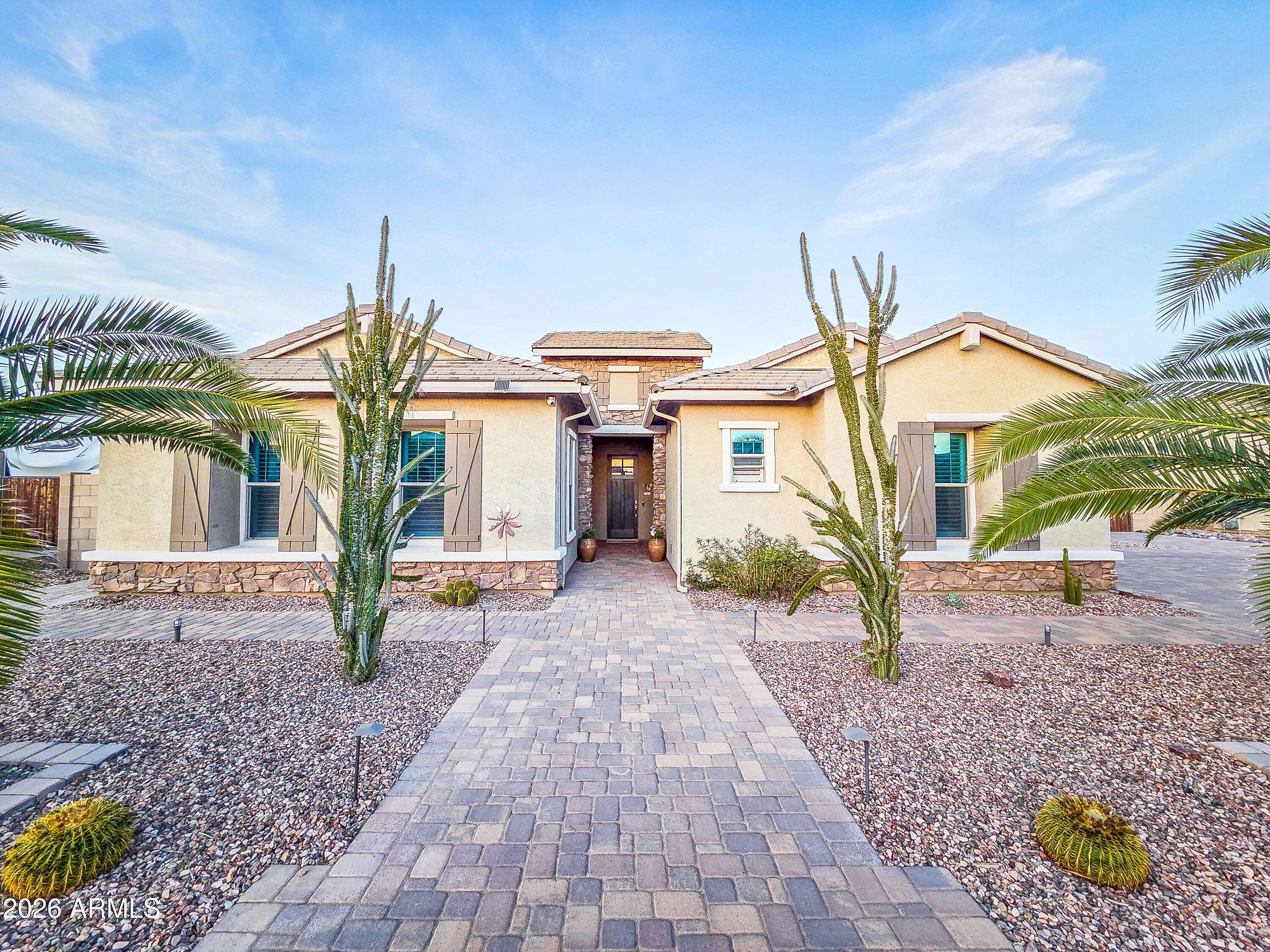 18360 W MONTECITO Avenue