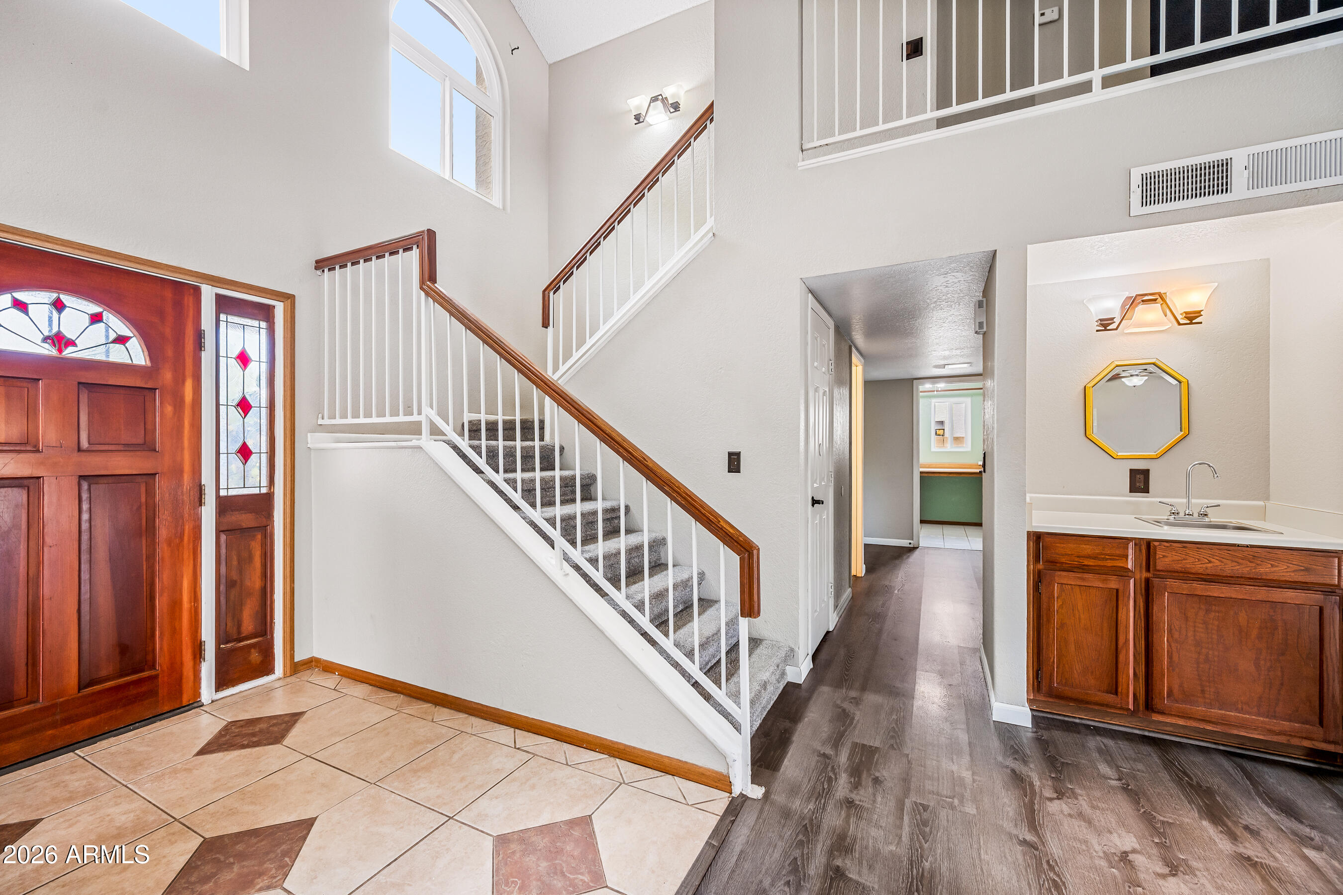 610 N ROSEMONT Circle