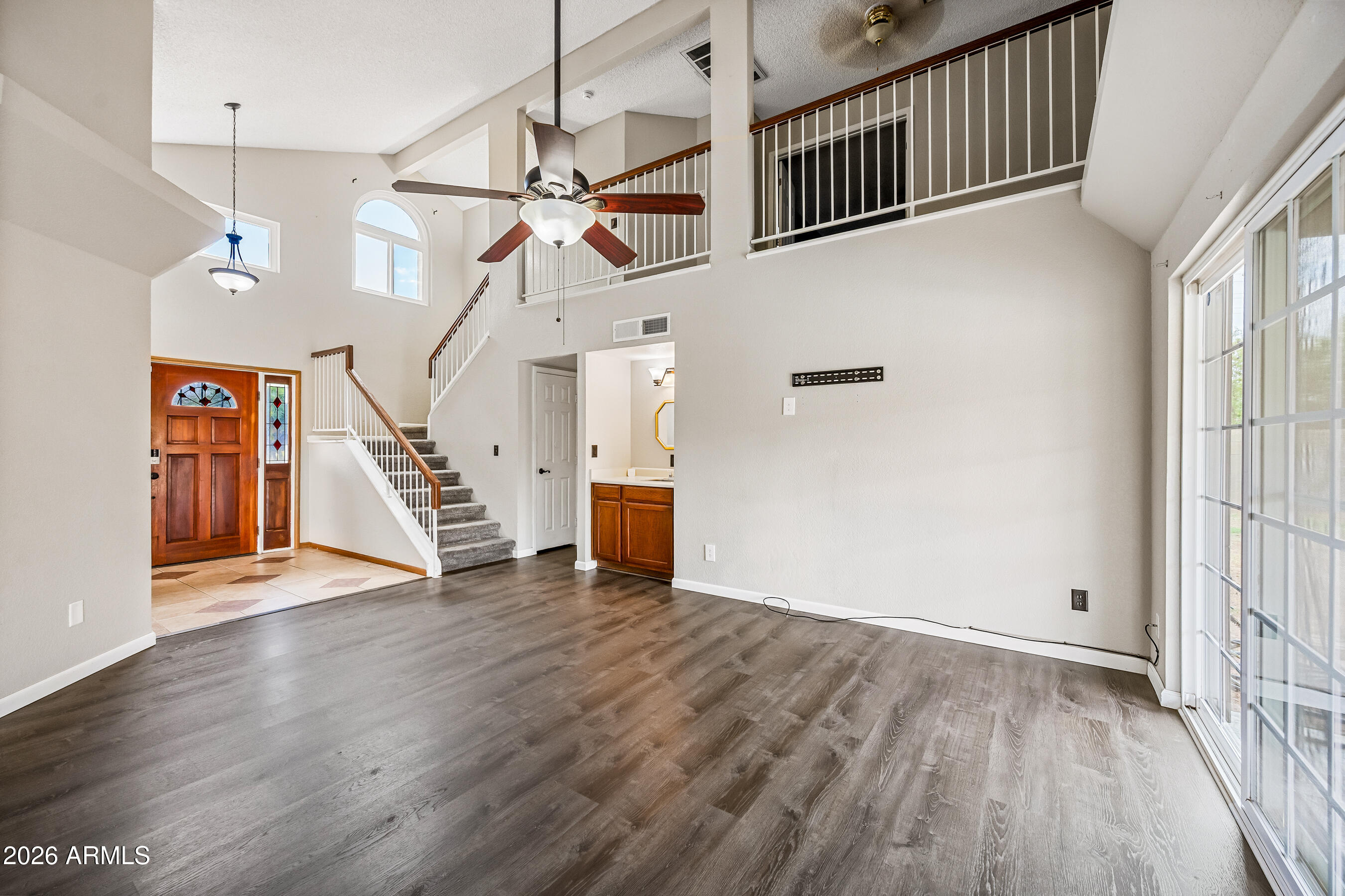 610 N ROSEMONT Circle