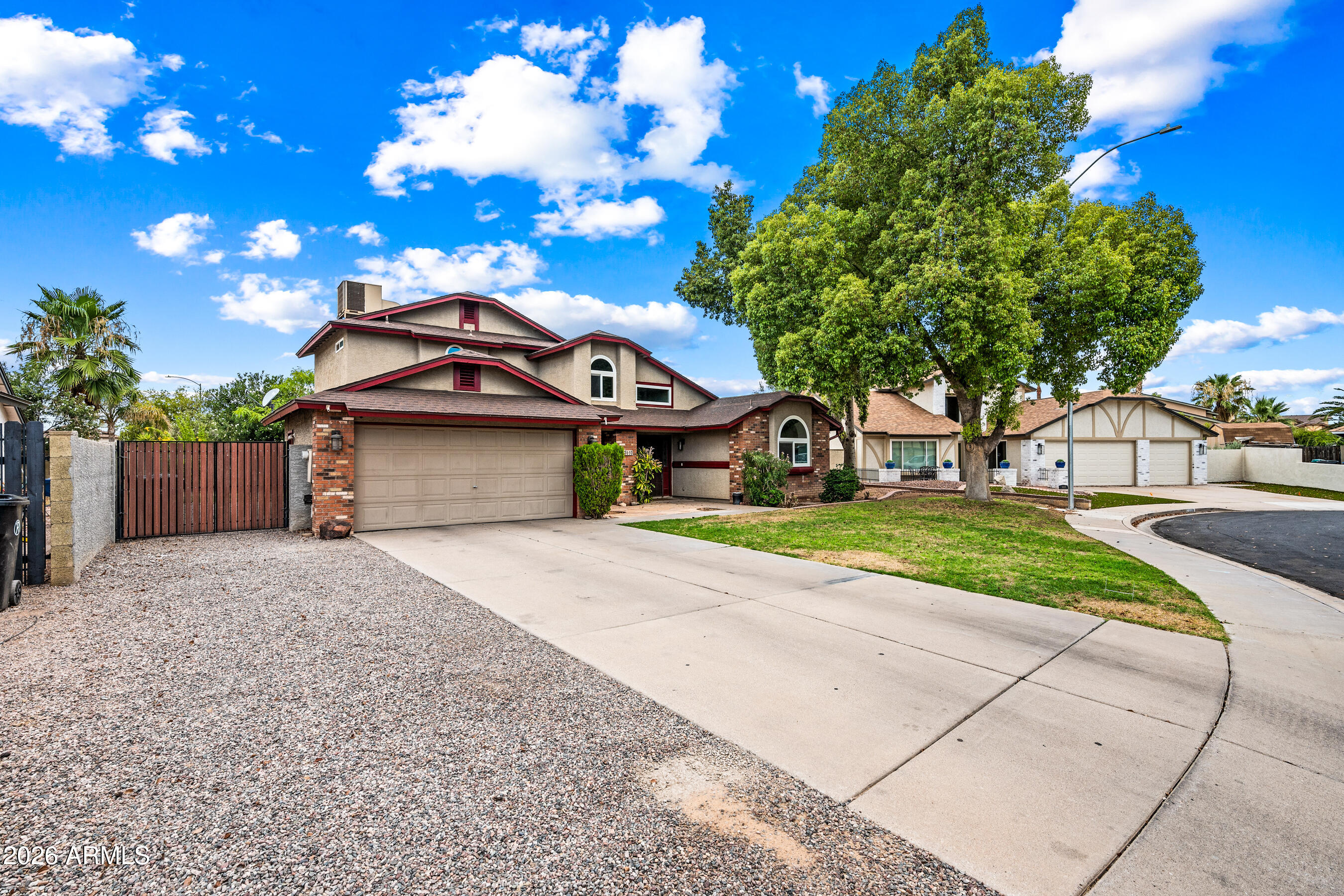 610 N ROSEMONT Circle