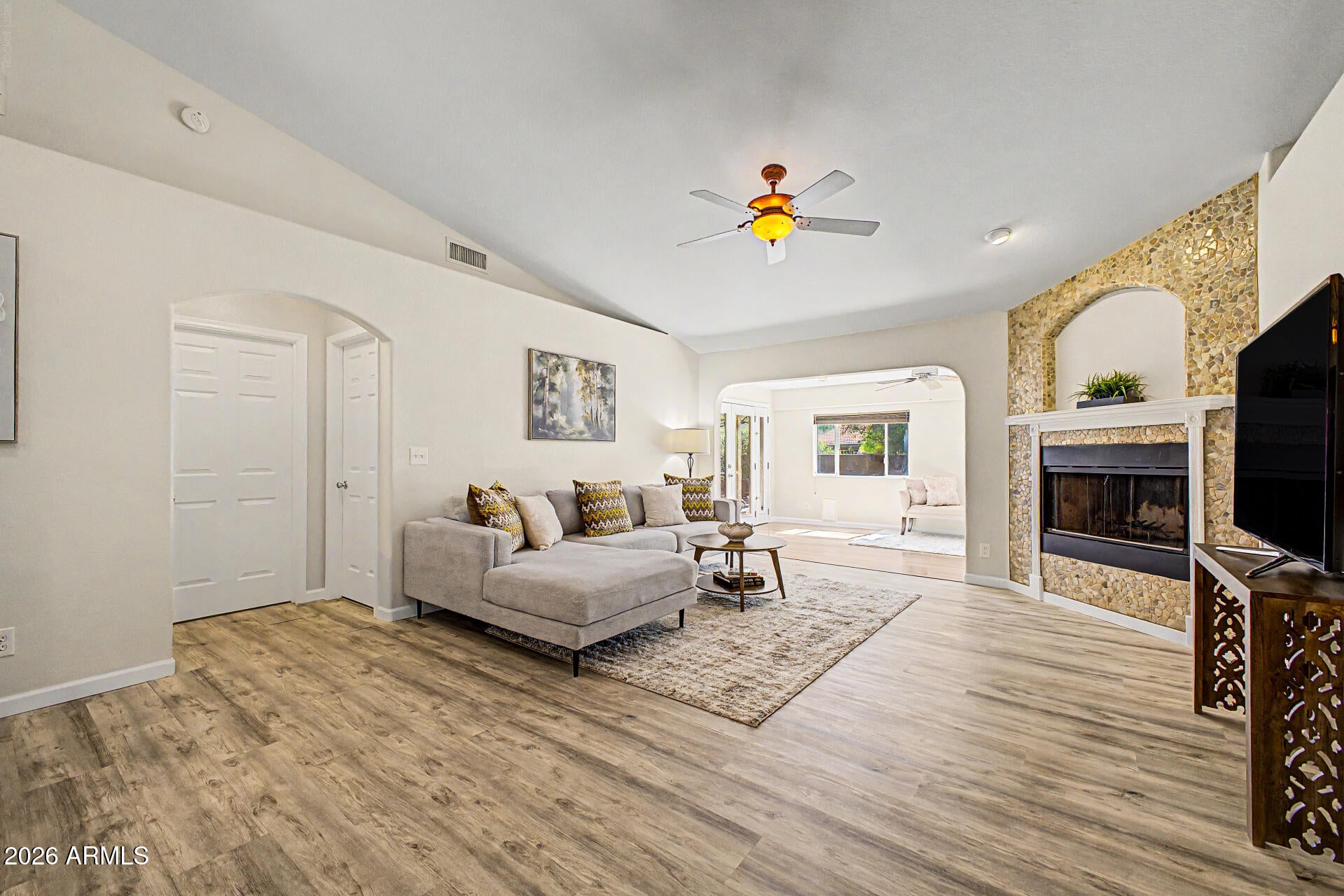 15207 E SHOOT OUT Plaza