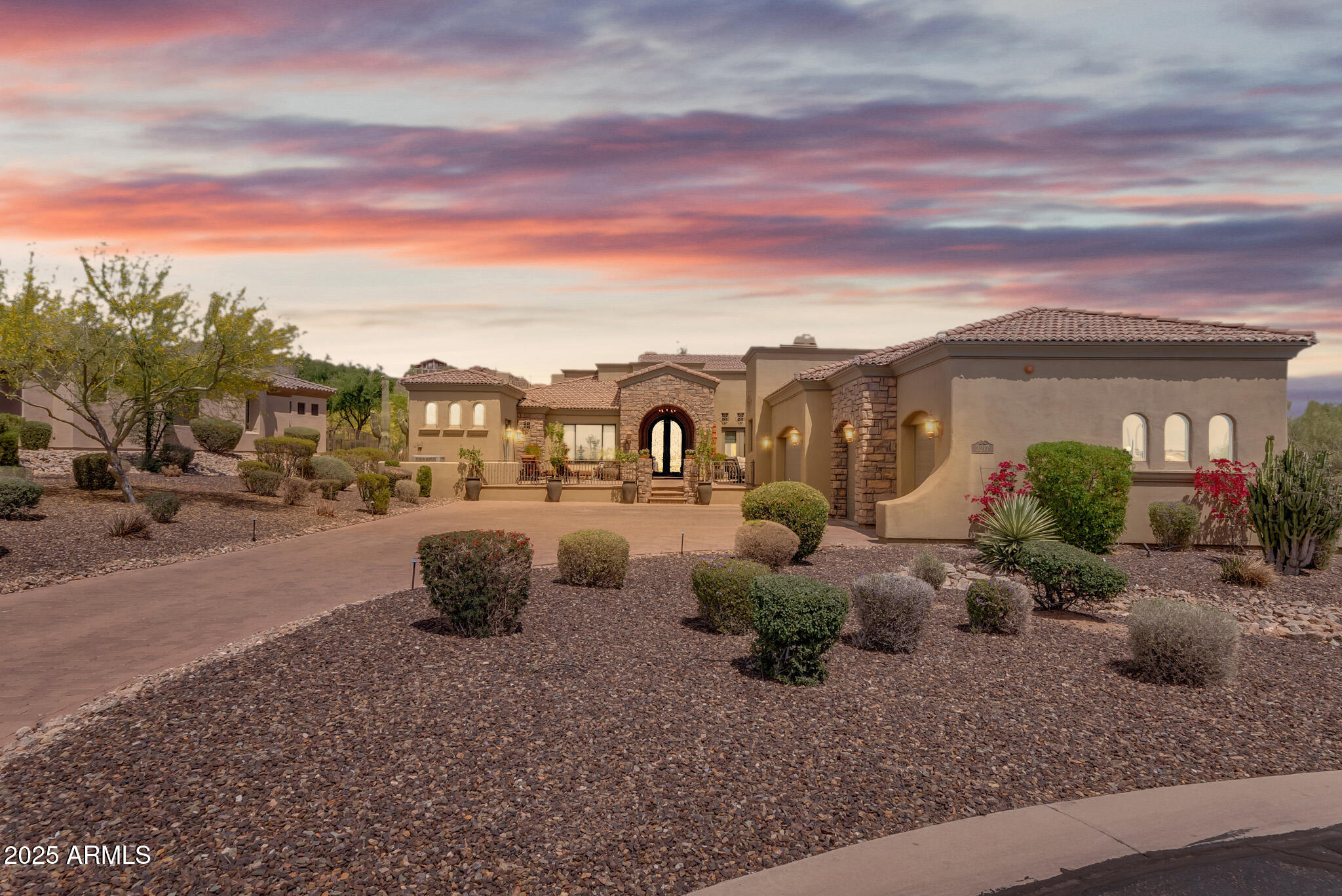 3217 N PIEDRA Circle