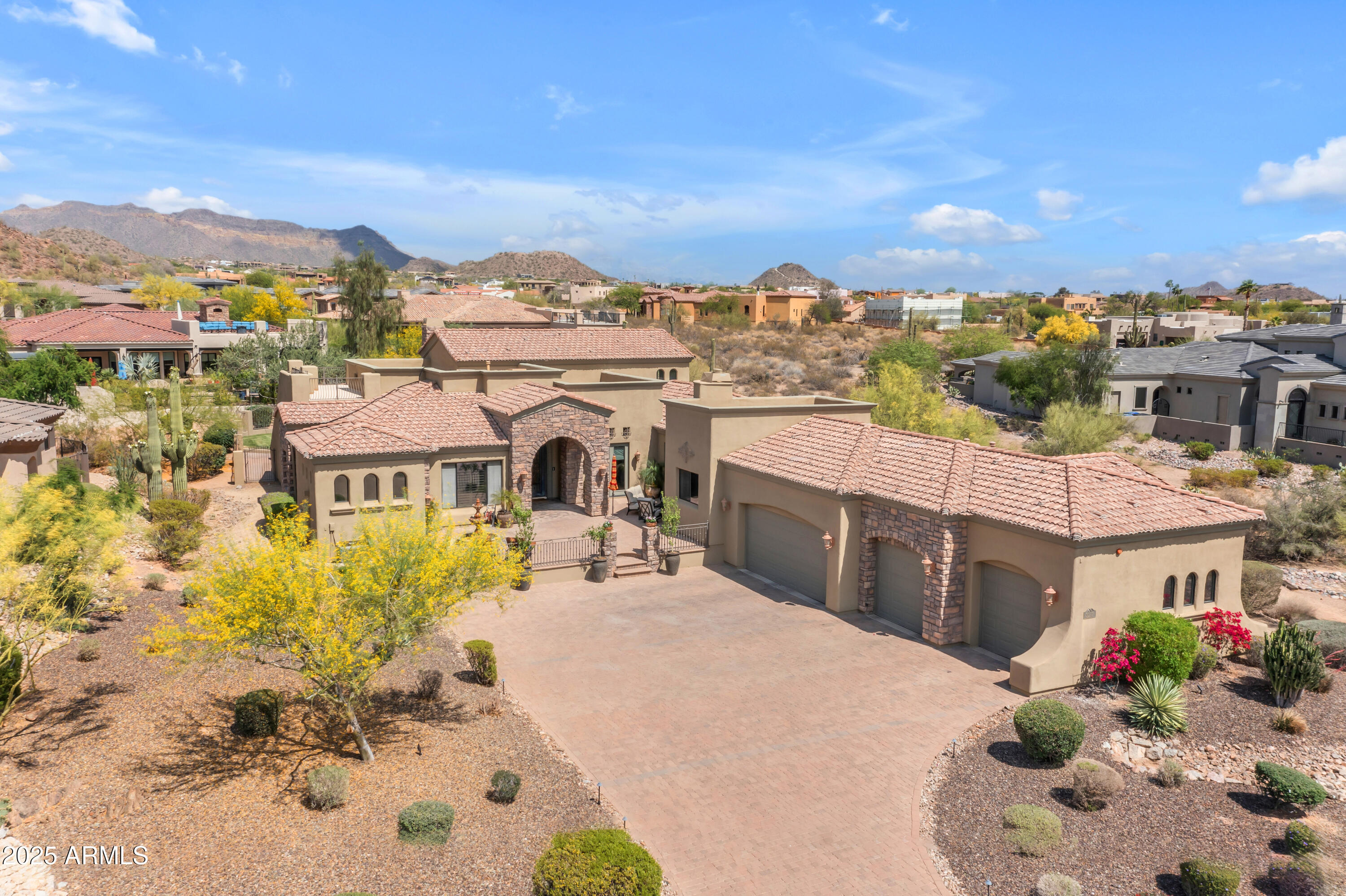 3217 N PIEDRA Circle