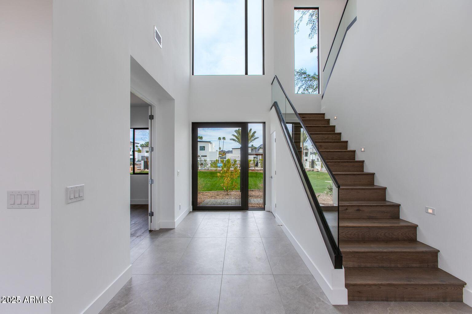 100 W NORTHERN Avenue 15