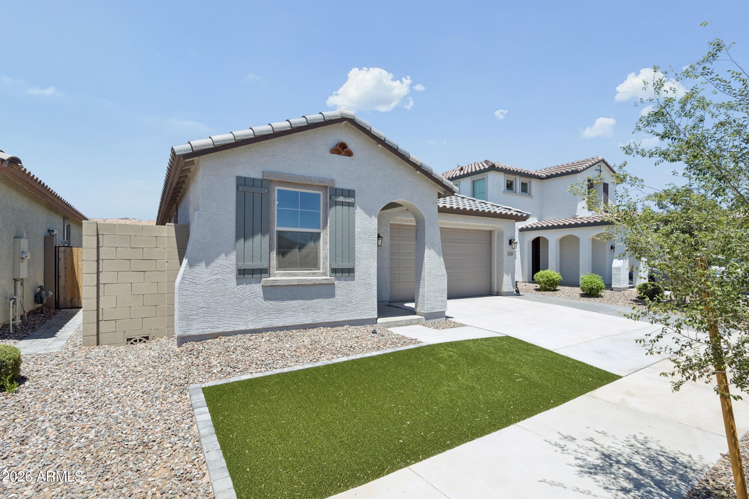1420 W MACAW Drive