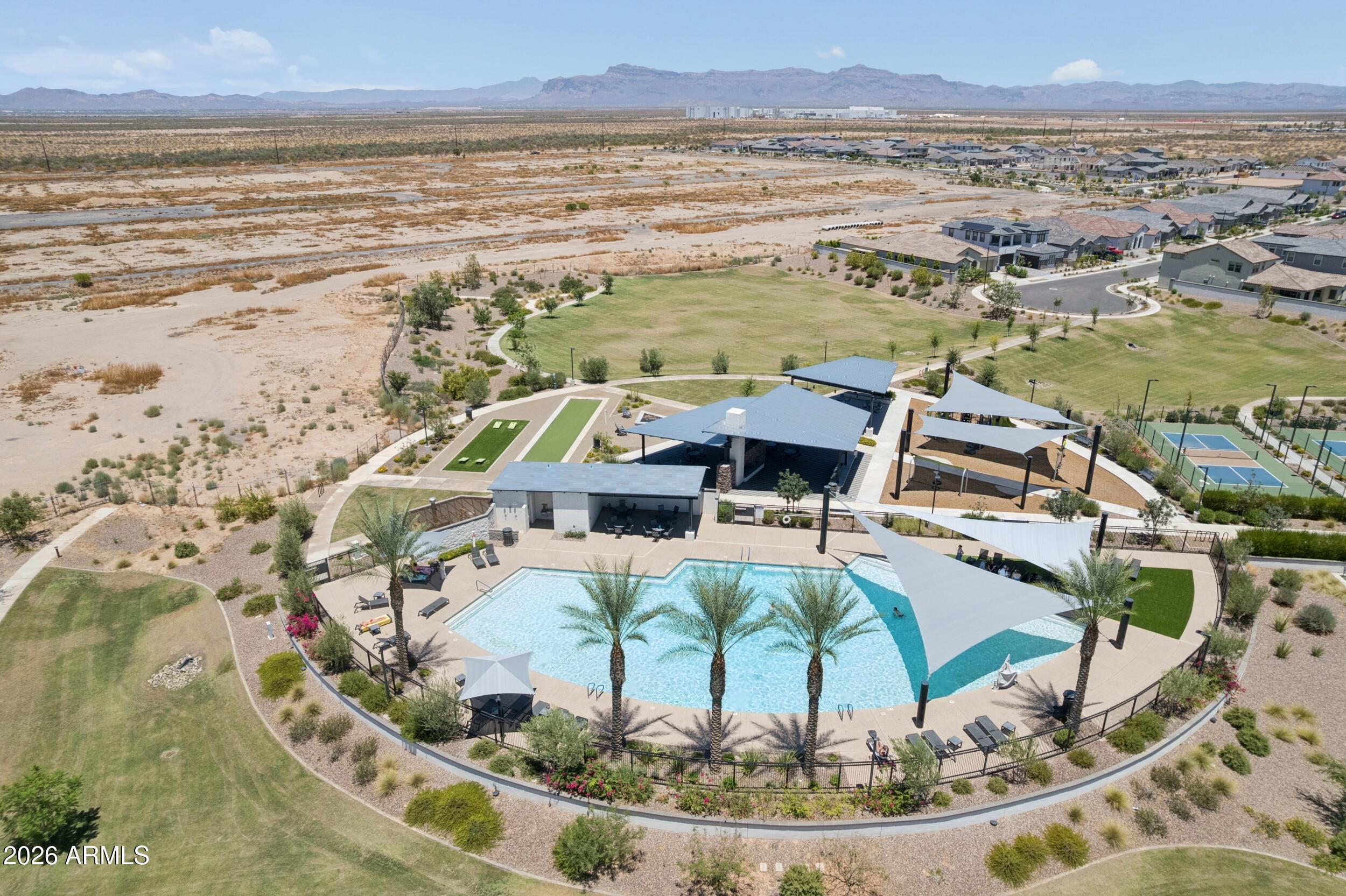 1420 W MACAW Drive