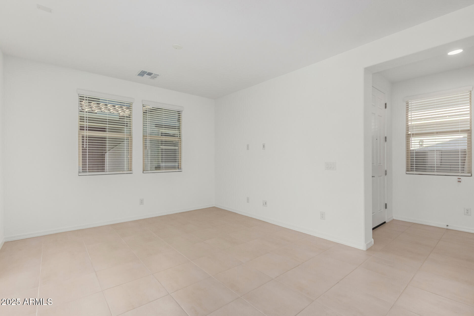 14633 W SAND HILLS Road