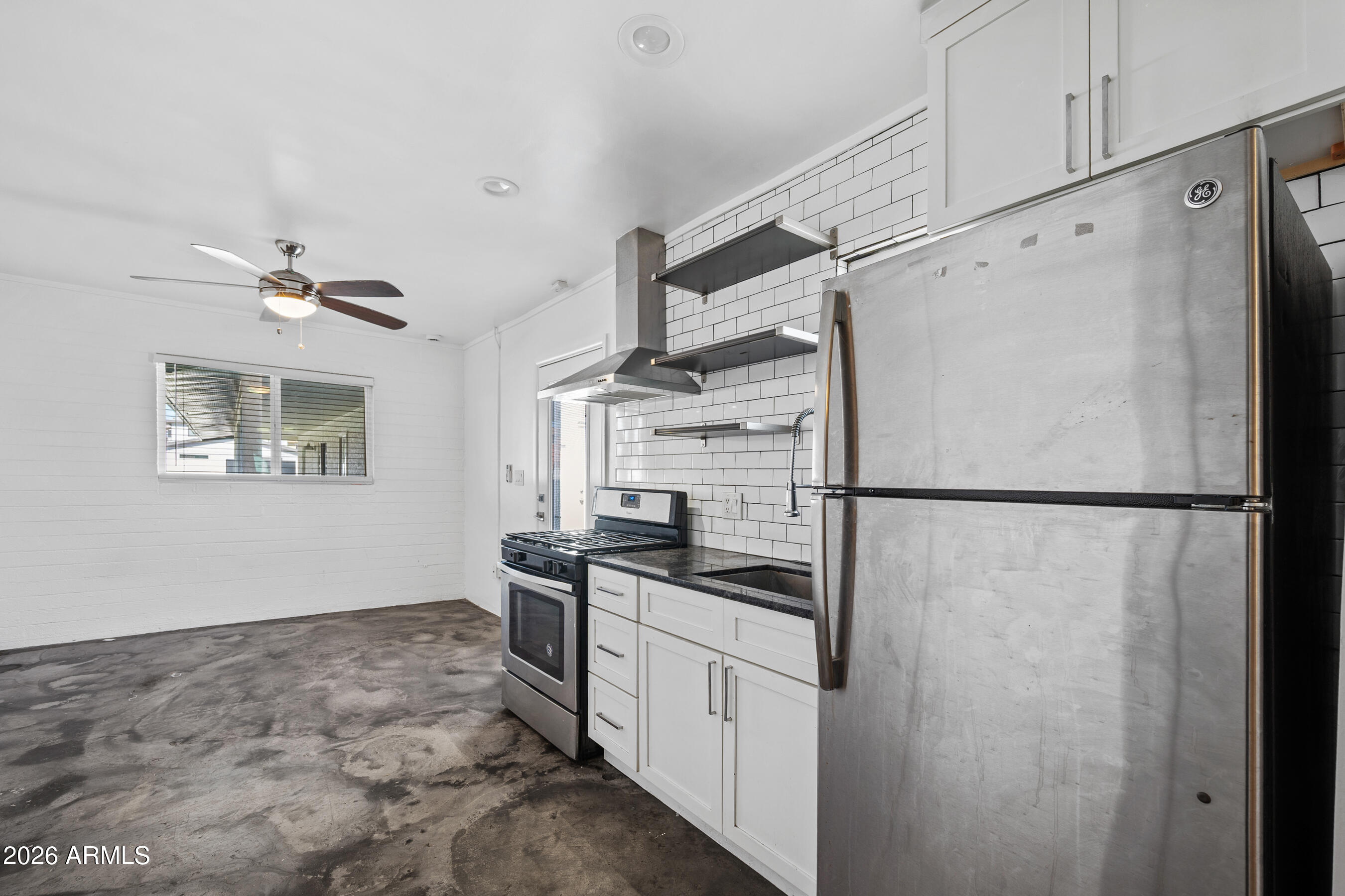 3615 N 15th Avenue 23