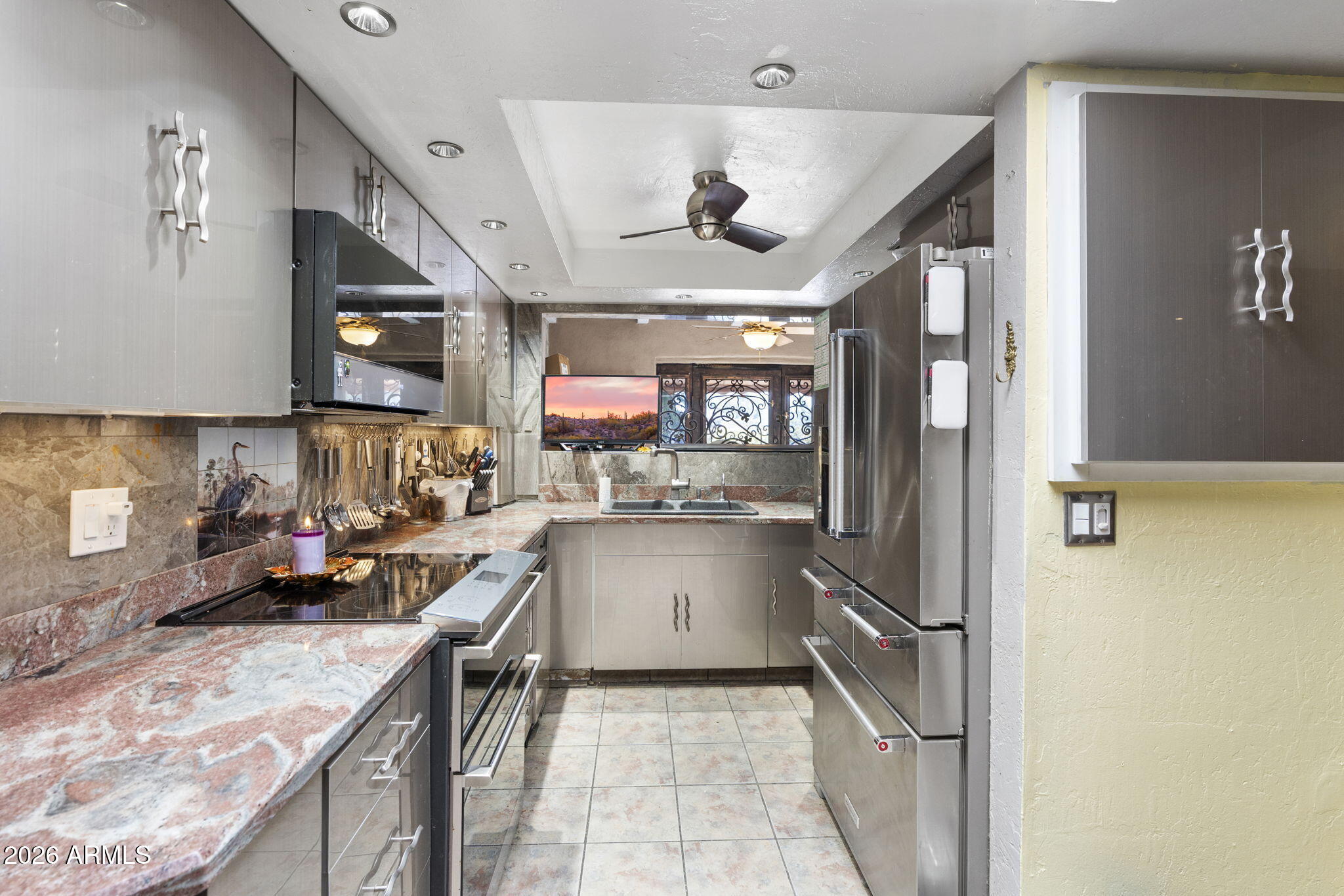 8018 E VISTA BONITA Drive