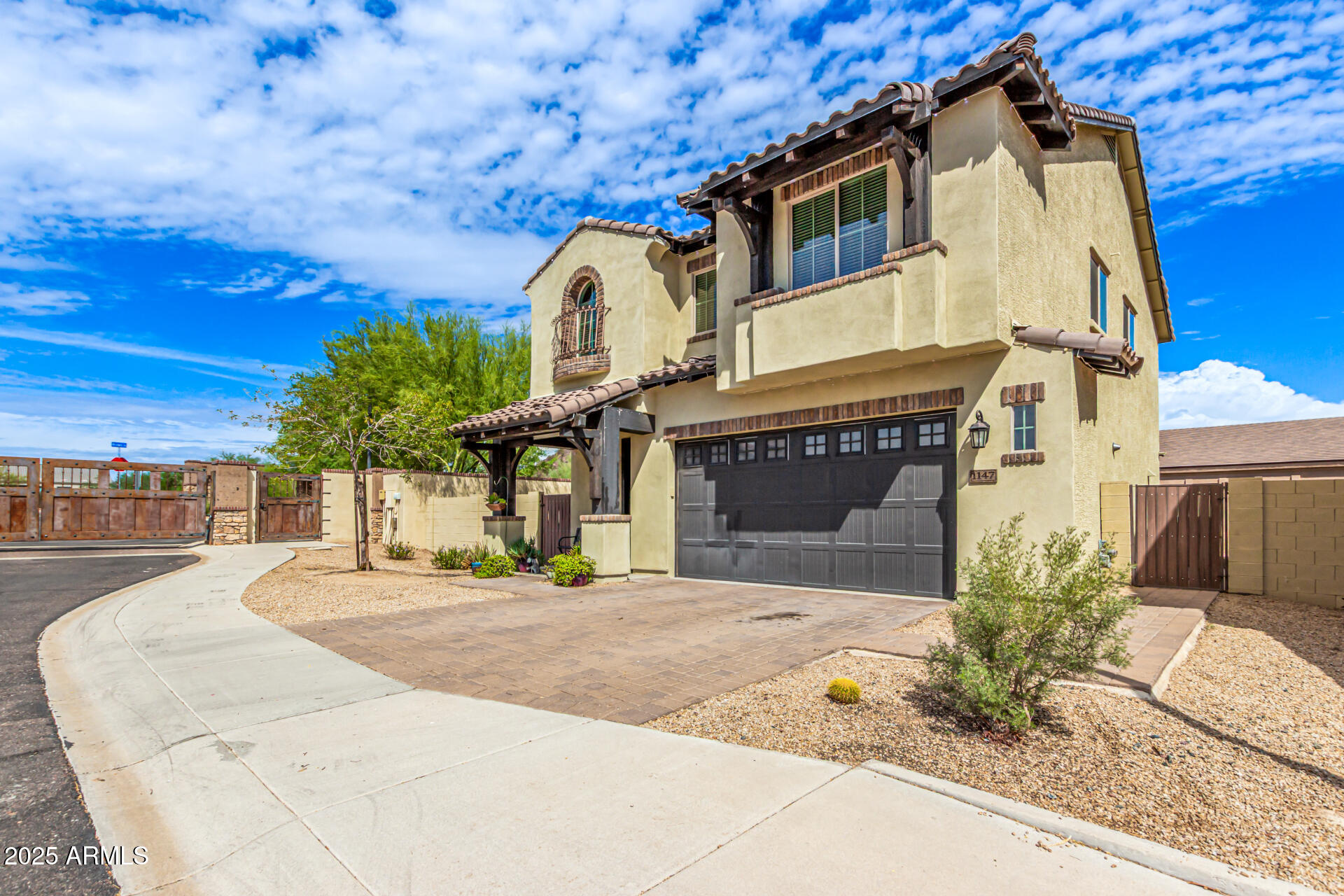 1147 N 86TH Place