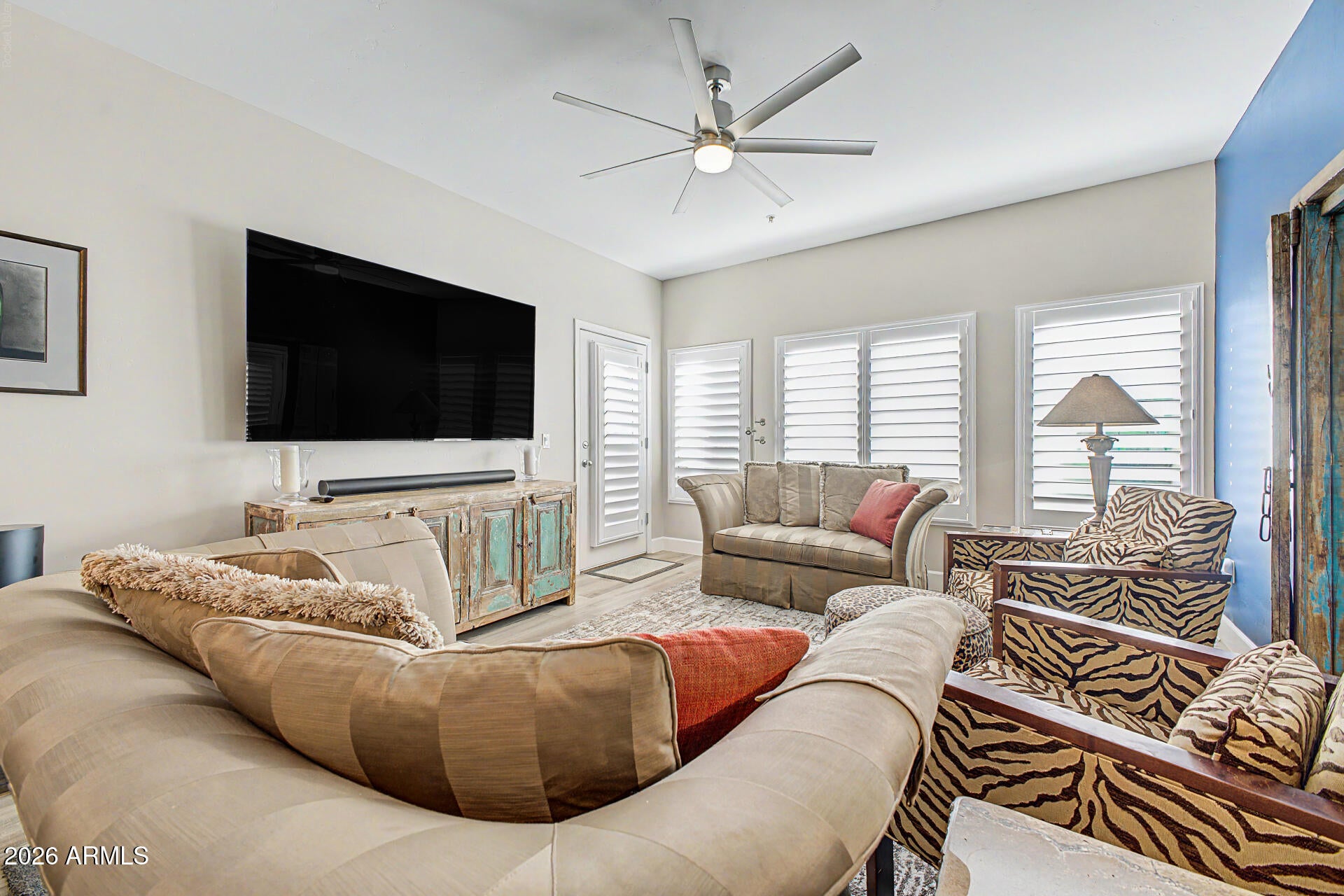 5350 E DEER VALLEY Drive 3422