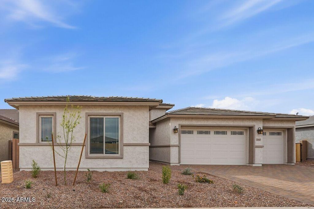 Photo of 7643 W Hide Trail, Peoria, AZ 85383 (MLS # 6986186)