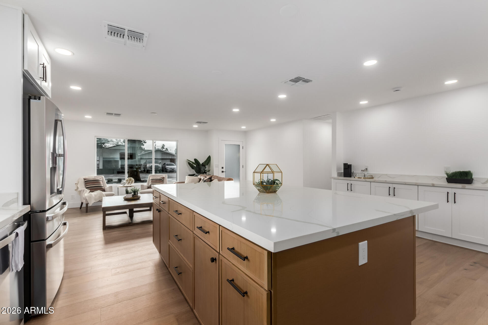 8401 E SAN MIGUEL Avenue