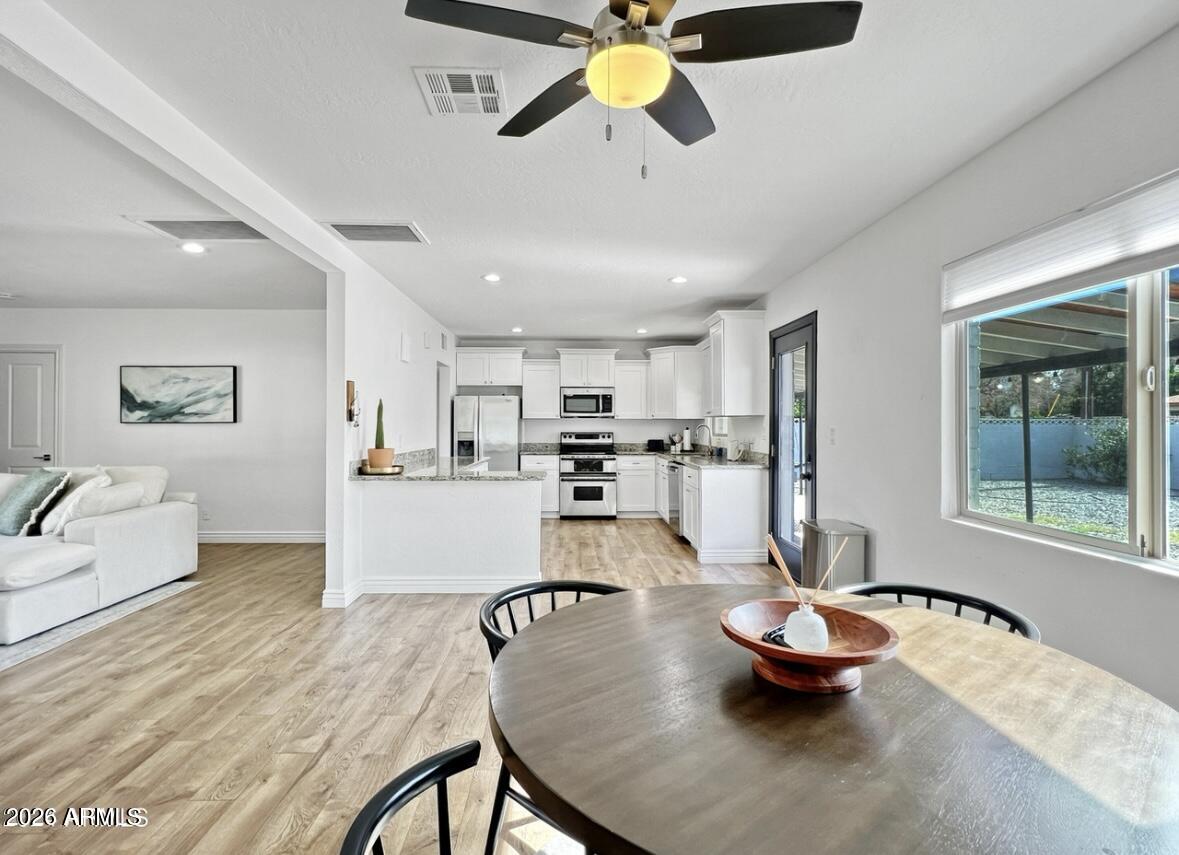 1415 W 7TH Street