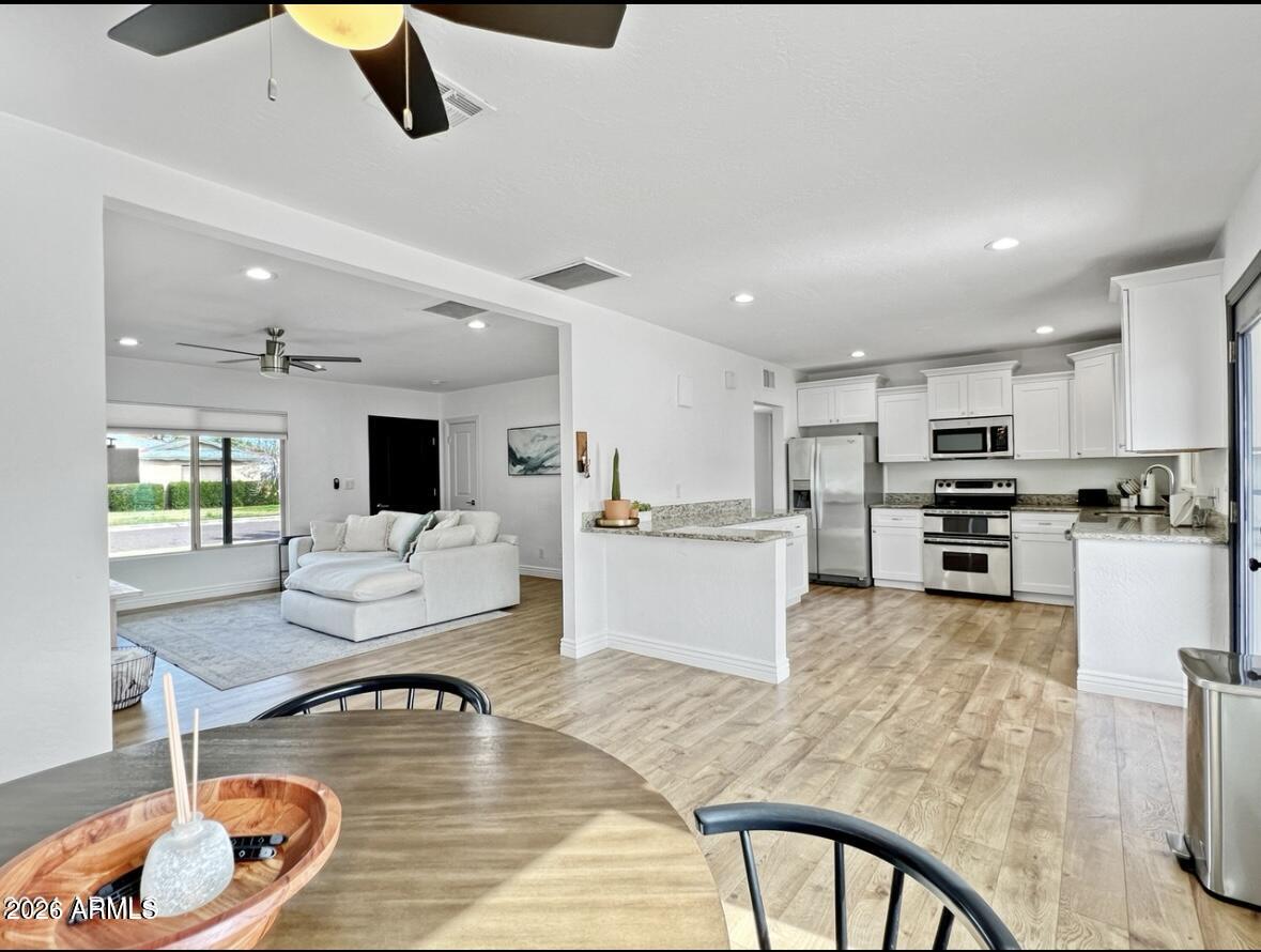 1415 W 7TH Street