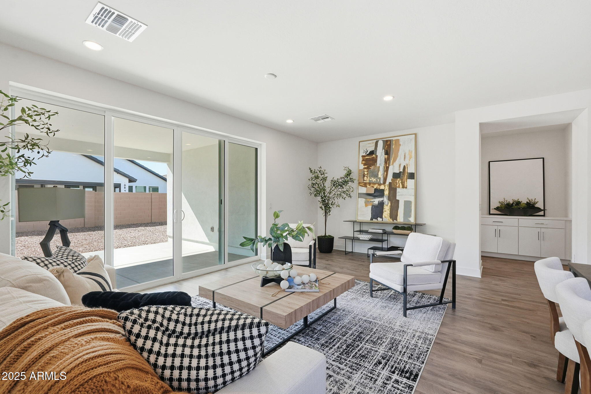 17407 W AUBURN Street