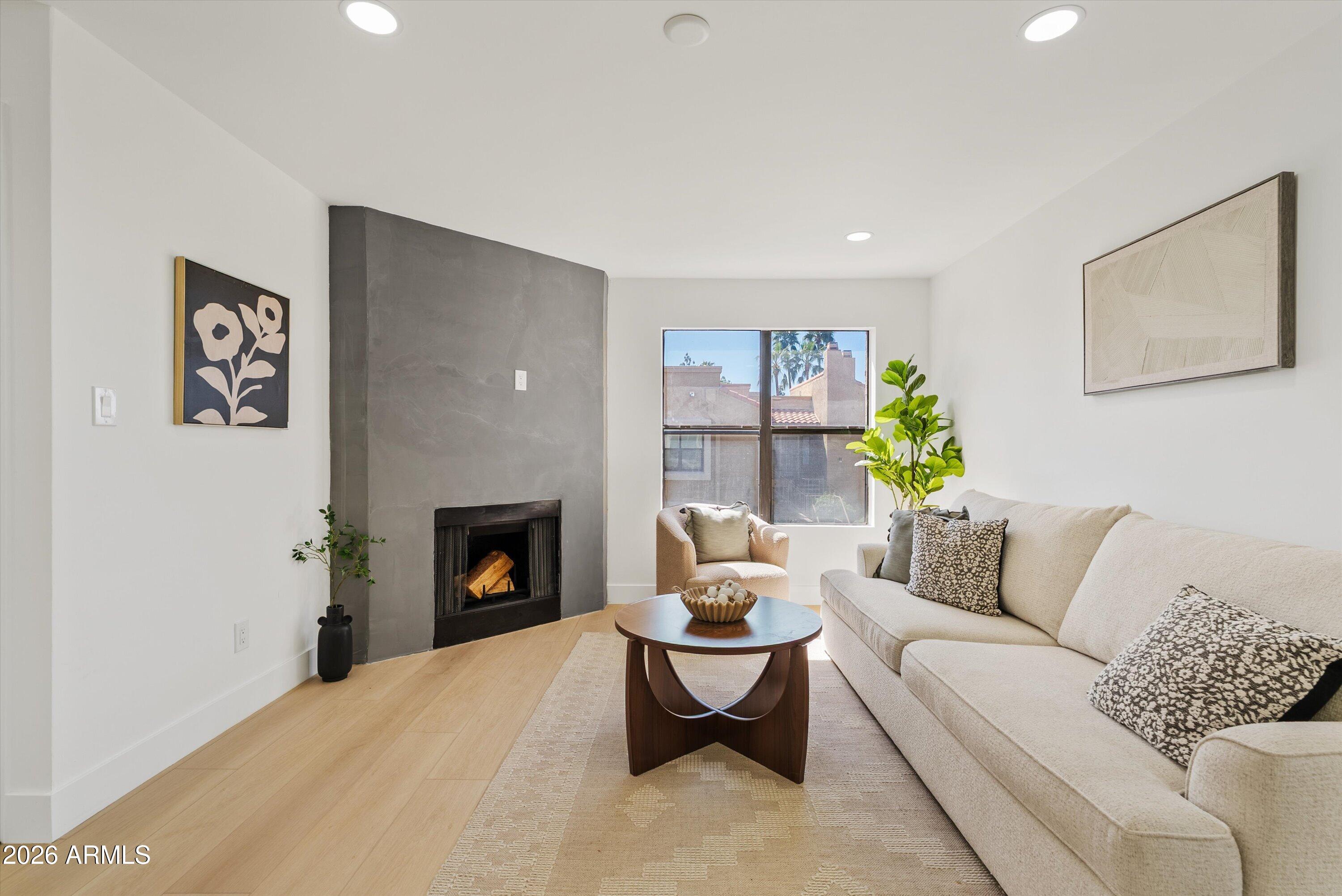 8787 E MOUNTAIN VIEW Road 2098