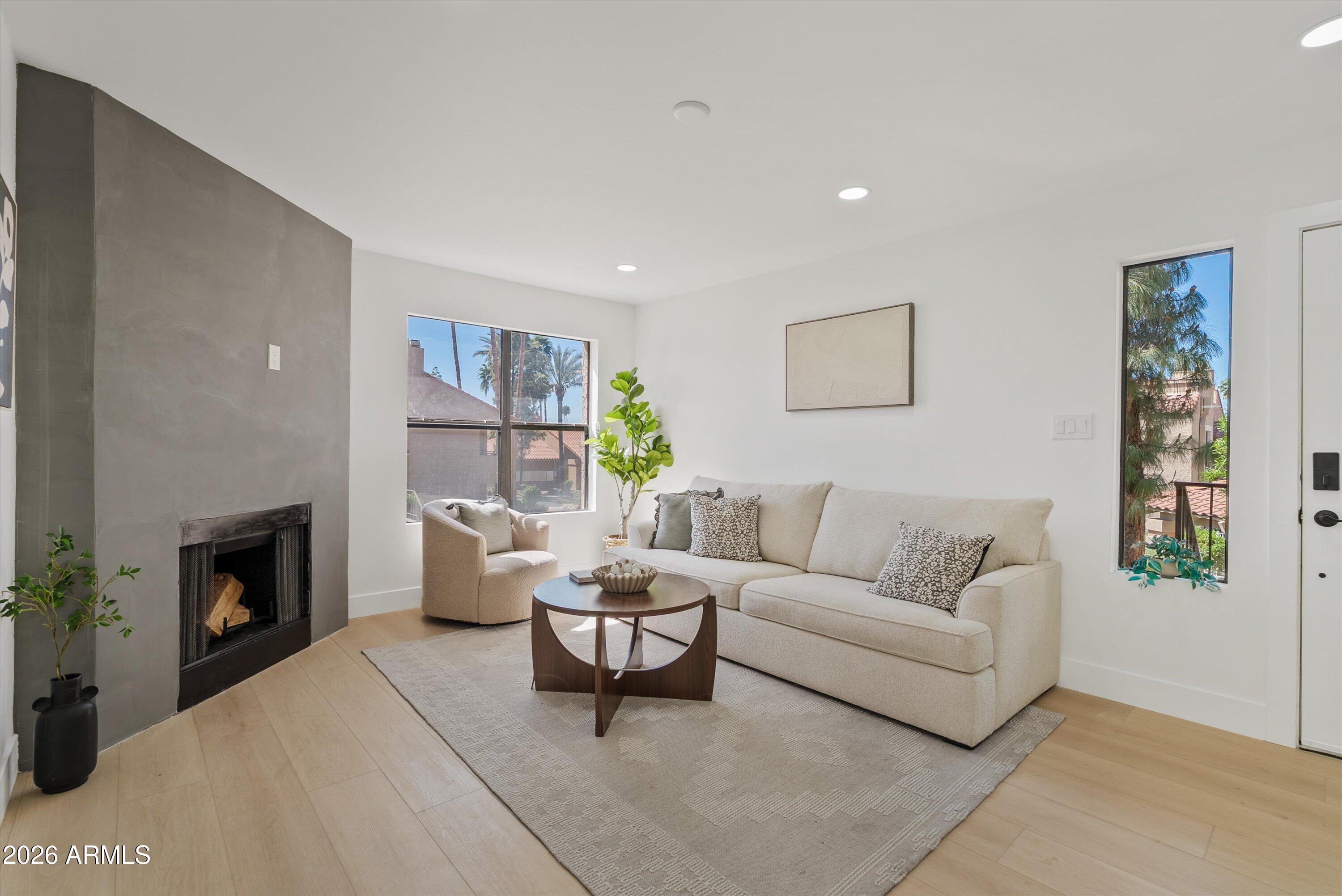 8787 E MOUNTAIN VIEW Road 2098