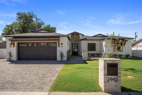 2942 N 47TH Place Phoenix AZ 85018
