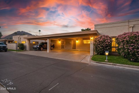 Photo of 4525 N 66th Street #122, Scottsdale, AZ 85251 (MLS # 7047899)