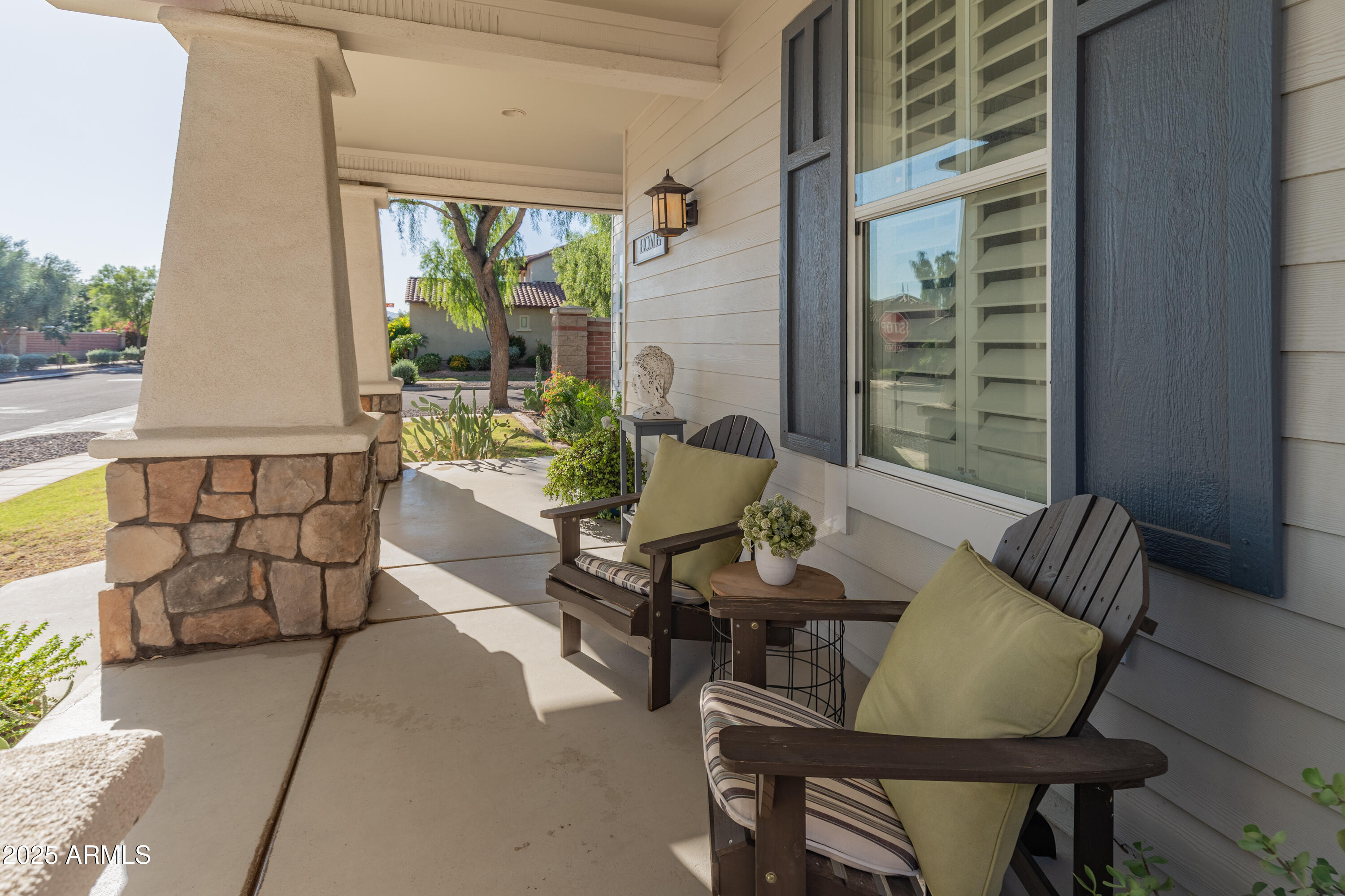 15294 W OLD OAK Lane